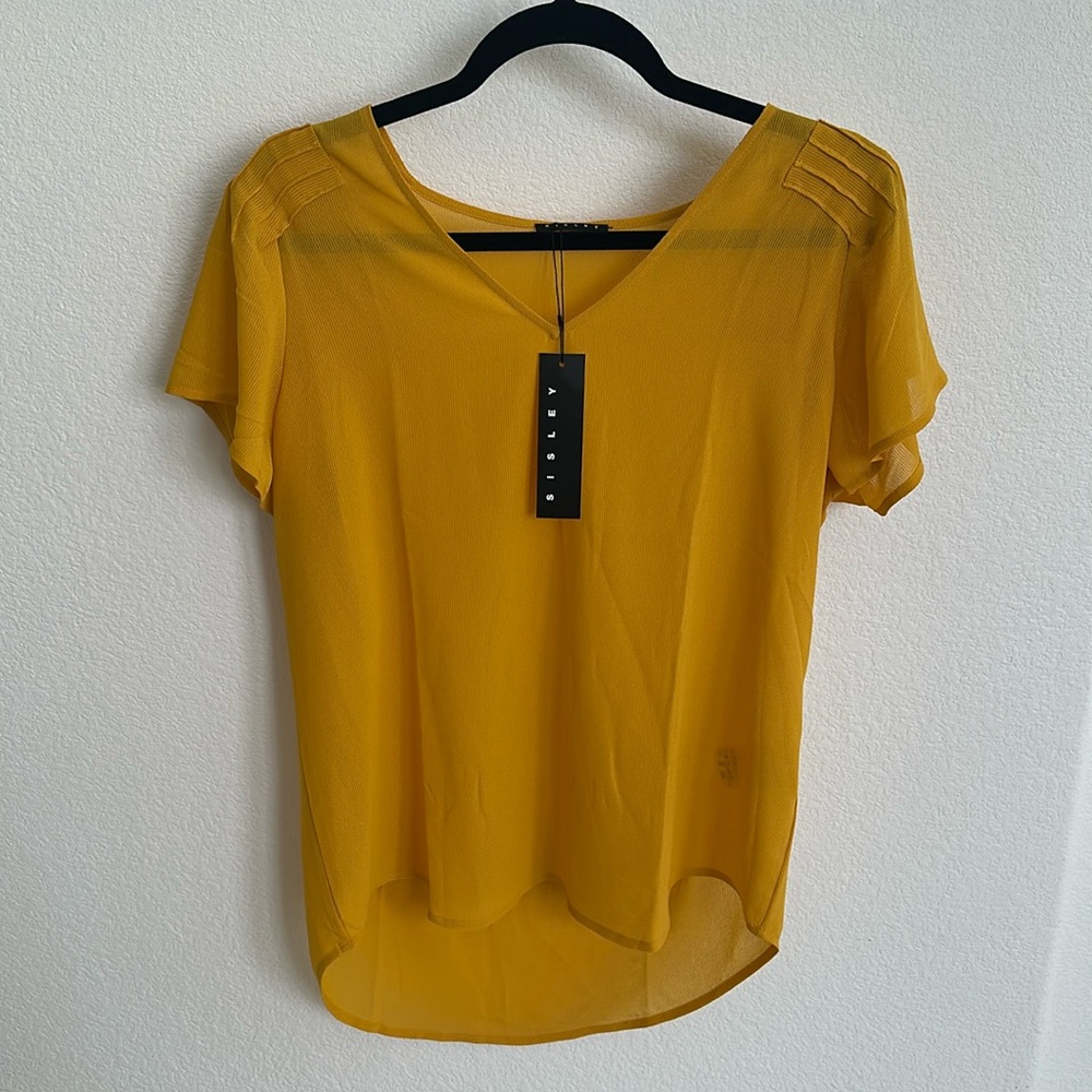 Golden yellow Sisley blouse with elegant flowy sleeves